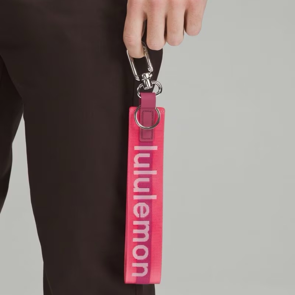 NWT Lululemon never lost keychain wordmark - Sakura pink washed mauve white - Picture 3 of 4